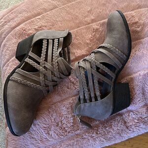 Fergalicious taupe gray criss‎ cross booties size 7 like new
